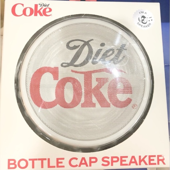 Diet Coke Bottle Cap Shape Wall‎ Mountable speaker with FM Radio & Led Light new - Picture 6 of 9